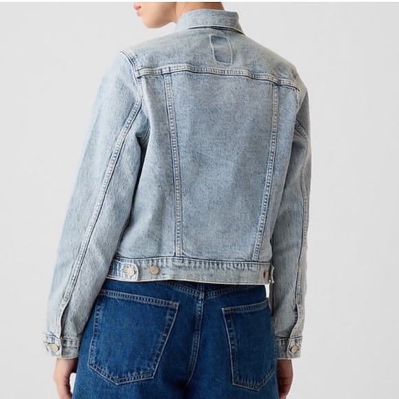 Gap Icon Jacket with Washwell in Light Wash - Picture 2 of 7